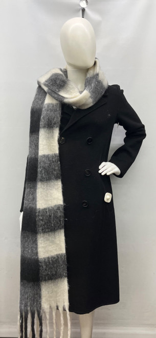 Vist Large View of Product Image Which is Used Roots Heavyweight Scarf