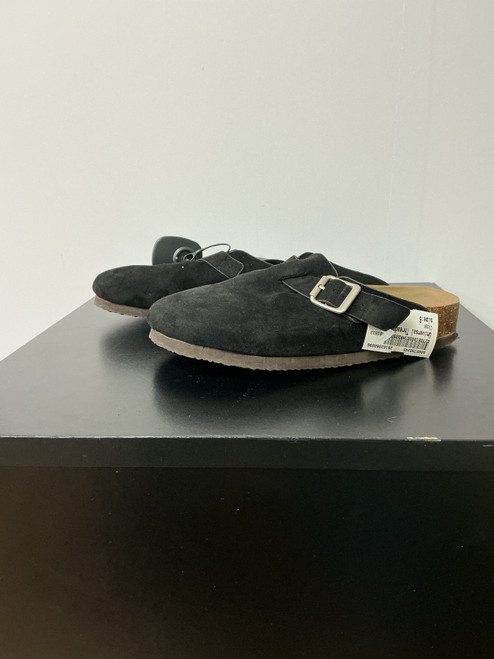 Vist Large View of Product Image Which is Used Universal Threads Clogs 6