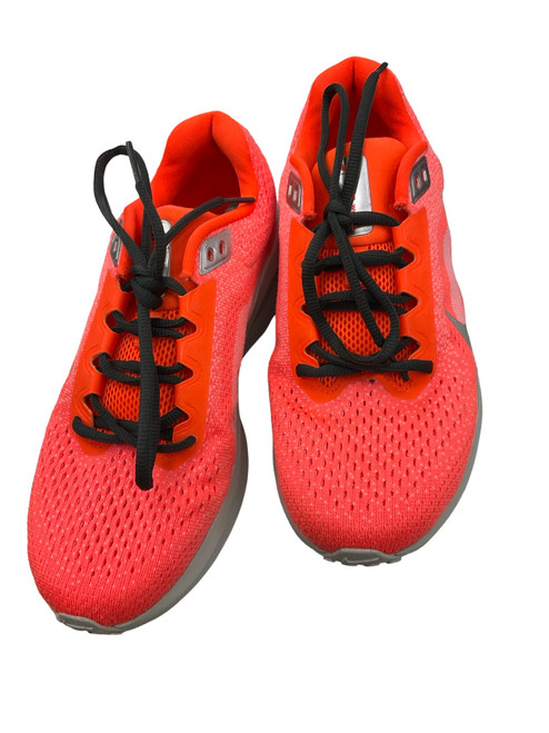 Vist Large View of Product Image Which is Used Nike Performance Shoes 7.5