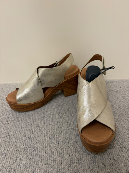 Vist Large View of Product Image Which is Used Kenneth Cole Collection Wedge Sandals 8