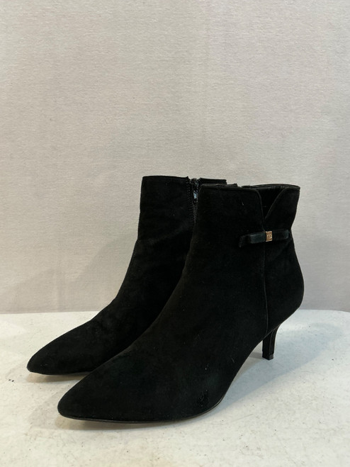 Vist Large View of Product Image Which is Used Unbranded Ankle Boots 7.5