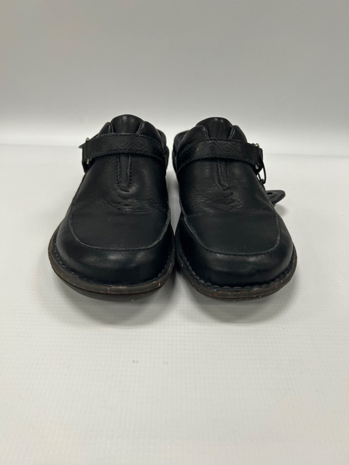 Vist Large View of Product Image Which is Used Ugg Australia Clogs 7