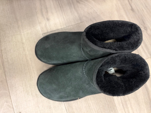 Vist Large View of Product Image Which is Used Ugg Australia Ankle Boots 7