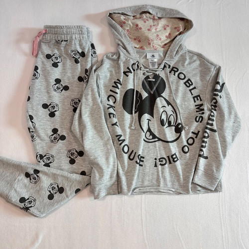 Vist Large View of Product Image Which is Used Disney matching set small 
