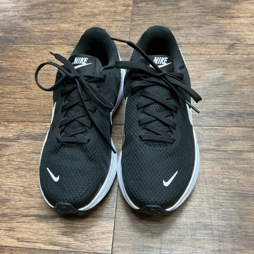 Vist Large View of Product Image Which is Used Nike Performance Shoes 7