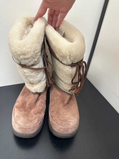 Vist Large View of Product Image Which is Used Ugg Australia Outerwear Boots 9