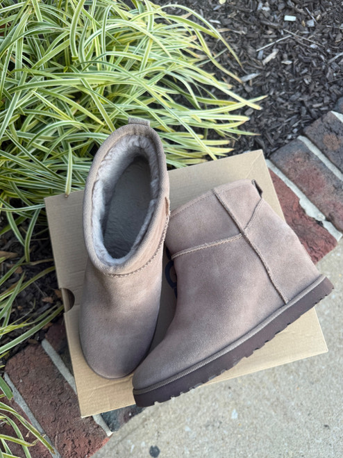 Vist Large View of Product Image Which is Used Ugg Australia Ankle Boots 8