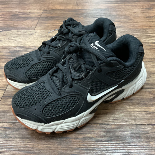 Vist Large View of Product Image Which is Used Nike Performance Shoes 6.5