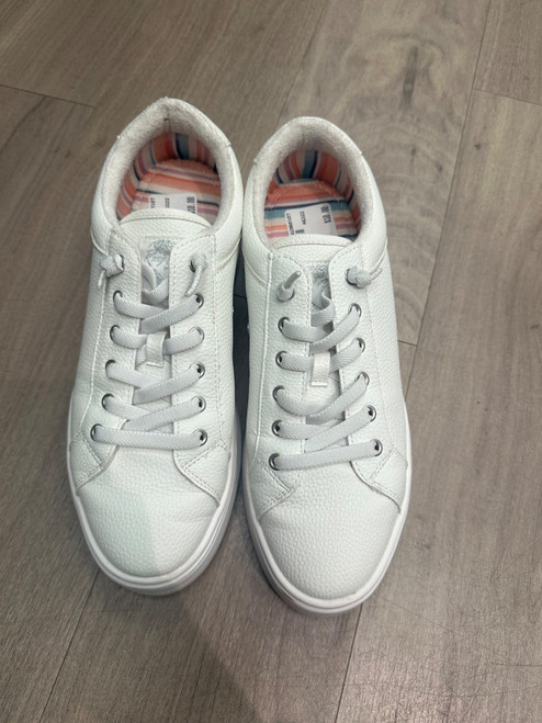 Vist Large View of Product Image Which is Used Roxy Casual Shoes 10