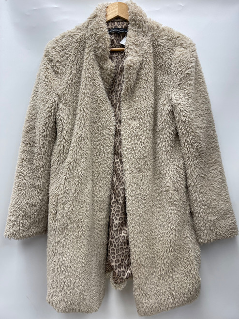 Vist Large View of Product Image Which is Used Kenneth Cole Reaction Short Light Jacket M-8/10
