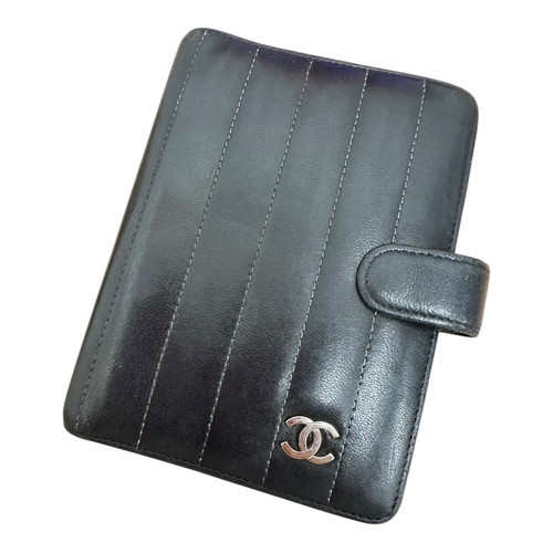 Vist Large View of Product Image Which is Used Chanel Leather Agenda