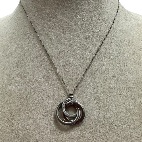 Vist Large View of Product Image Which is Used Tiffany & Co Necklace