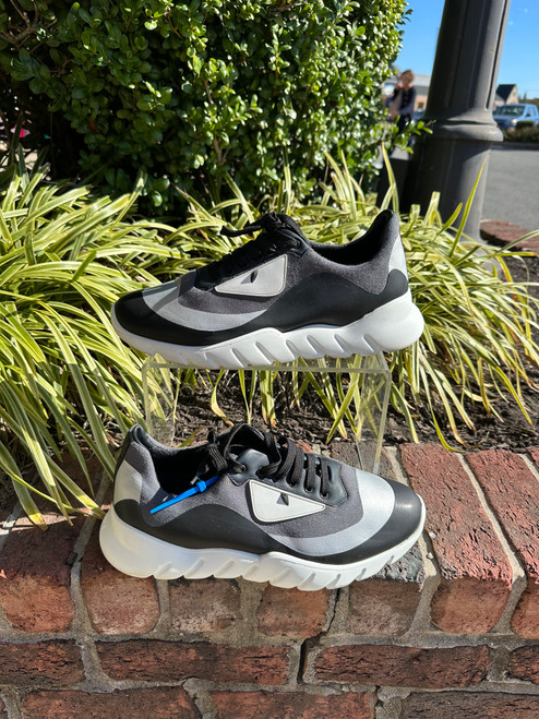 Used Fendi Sneakers 8 60067-S000667676