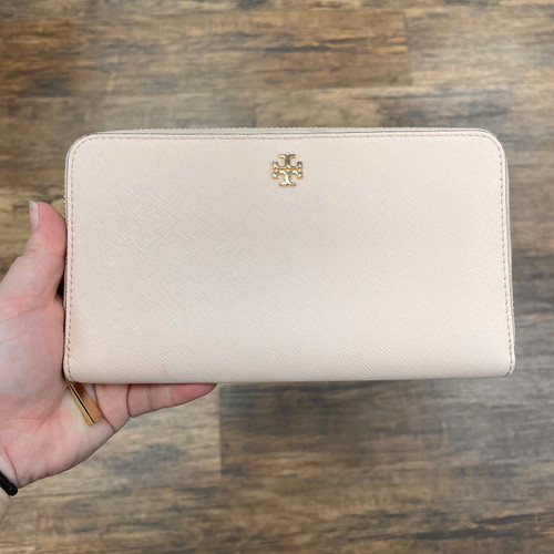 Vist Large View of Product Image Which is Used Tory Burch Leather Wallet