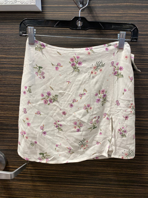 Vist Large View of Product Image Which is Used Sunday Best Short Skirt P 0-25