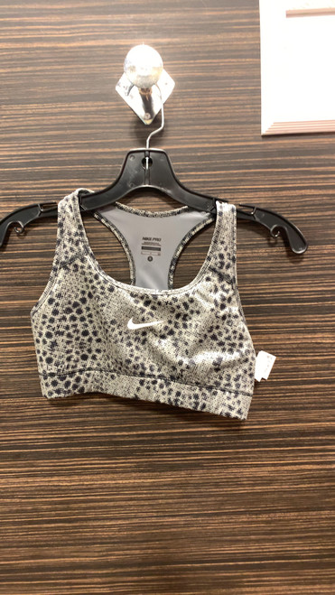 Vist Large View of Product Image Which is Used Nike Sports Bra S-4/6