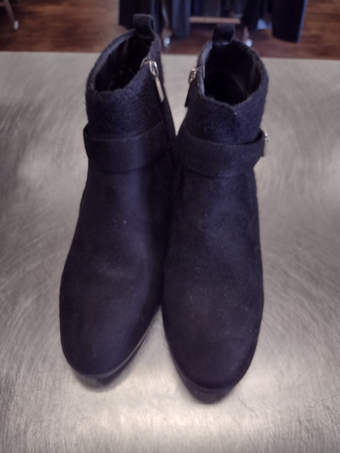 Vist Large View of Product Image Which is Used Avenue Ankle Boots 10