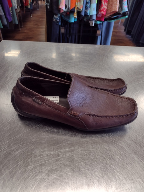 Vist Large View of Product Image Which is Used Lacoste Flats 9