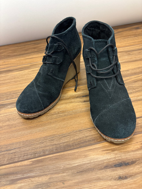 Vist Large View of Product Image Which is Used Toms Ankle Boots 8