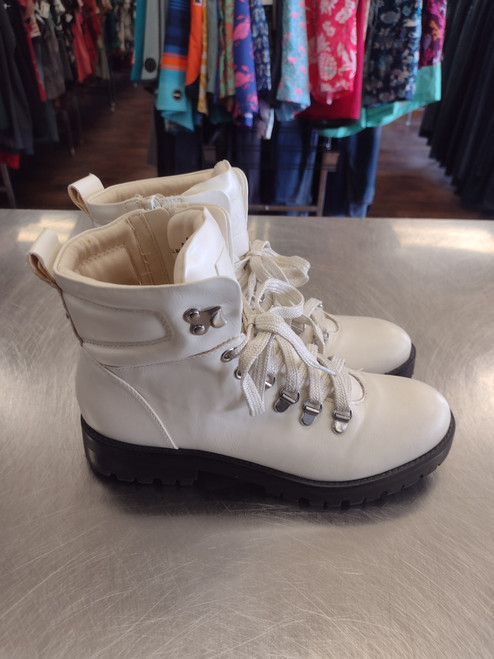 Vist Large View of Product Image Which is Used Unbranded Ankle Boots 6 60112-S000393603