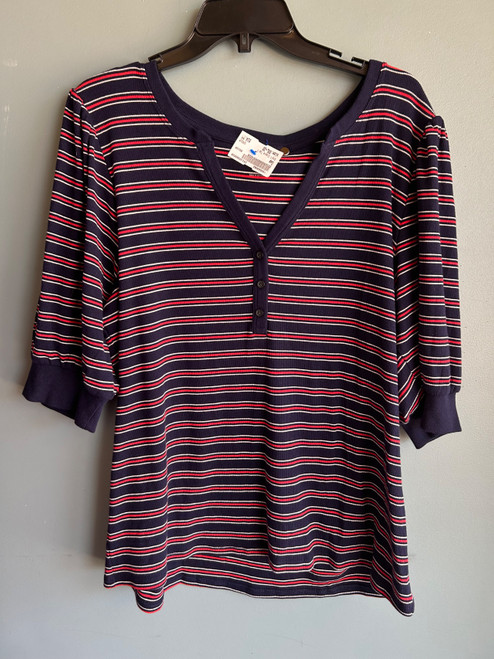 Vist Large View of Product Image Which is Used Gap Short Sleeve Top XXL-20