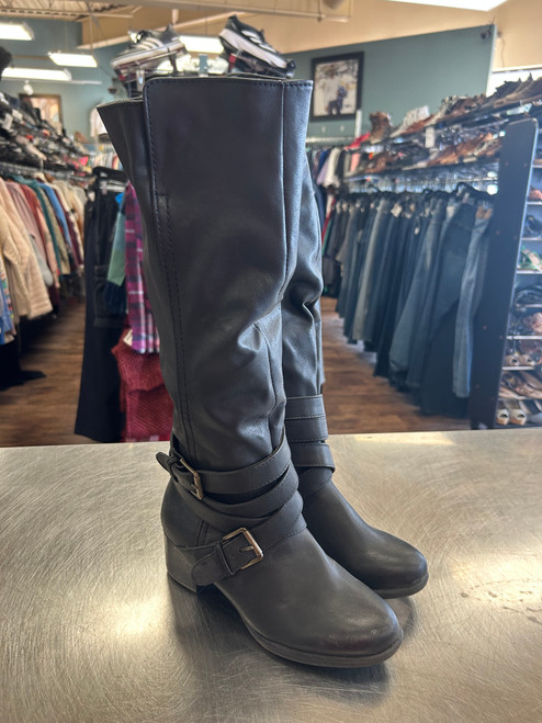 Vist Large View of Product Image Which is Used Unbranded Tall Boots 9