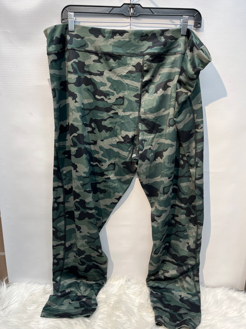 Backside ATHLETIC WORKS GREEN CAMO LEGGINGS 
