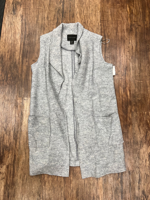 Vist Large View of Product Image Which is Used Tahari Lightweight Vest M-8/10