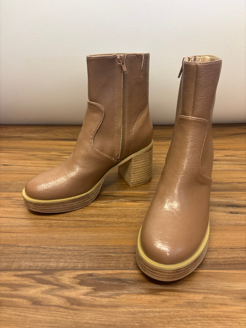 Vist Large View of Product Image Which is Used Unbranded Ankle Boots 7.5