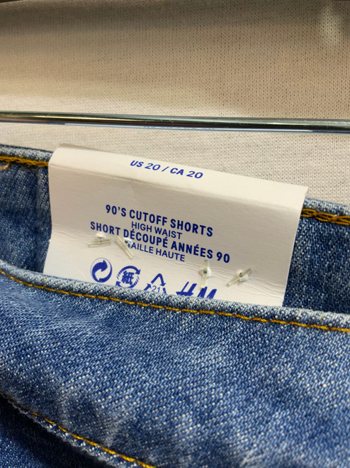 Vist Large View of Product Image Which is Used H & M Shorts 20-35 60126-S000338747