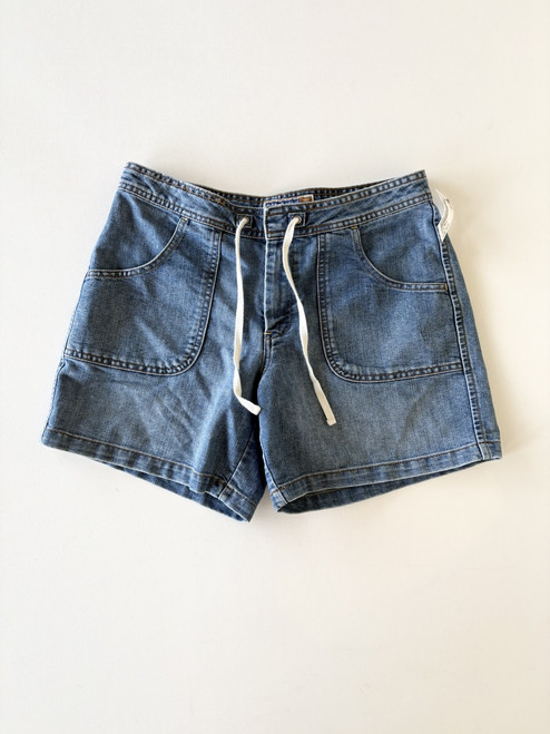 Vist Large View of Product Image Which is Used Old Navy Shorts 4-27