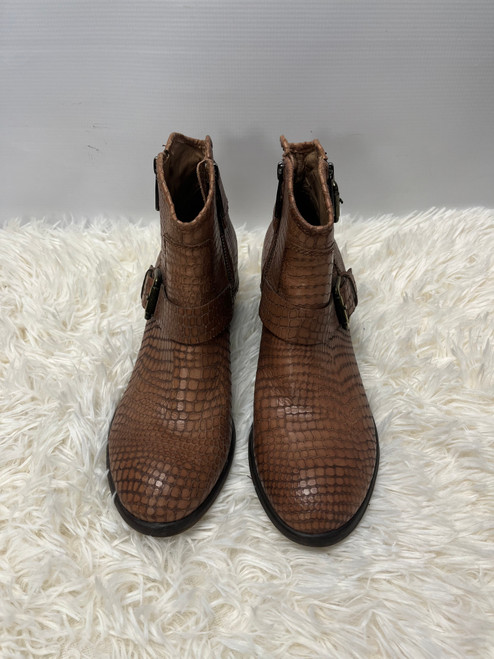 Vist Large View of Product Image Which is Used Unbranded Ankle Boots 8.5