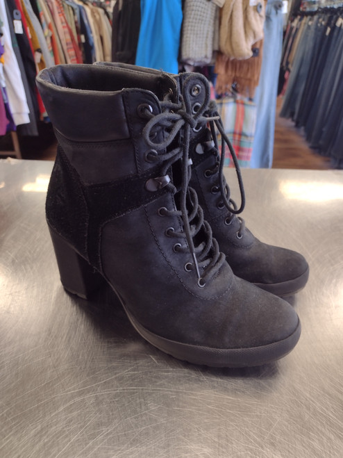 Vist Large View of Product Image Which is Used Timberland Ankle Boots 9