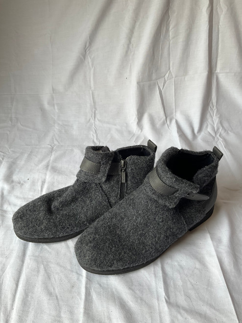 Vist Large View of Product Image Which is Used Bearpaw Ankle Boots 10