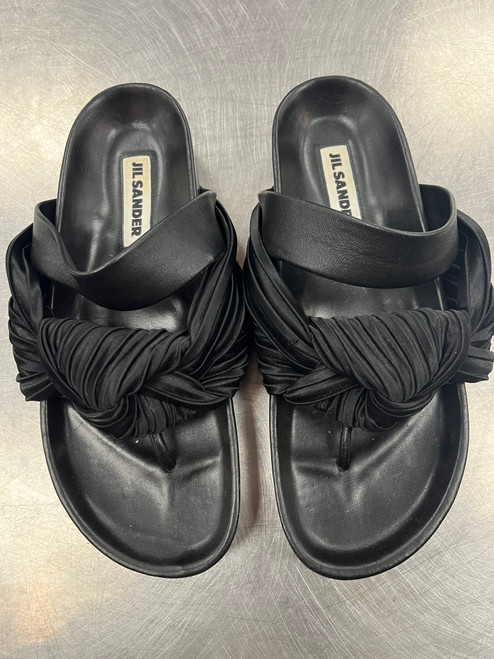 Vist Large View of Product Image Which is Used Unbranded Flip Flops 8
