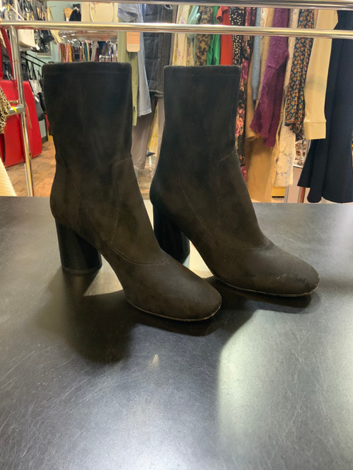 Used Donald J Pliner Ankle Boots 8.5 60126-S000347276 Vist Large View of Product Image Which is Used Donald J Pliner Ankle Boots 8.5