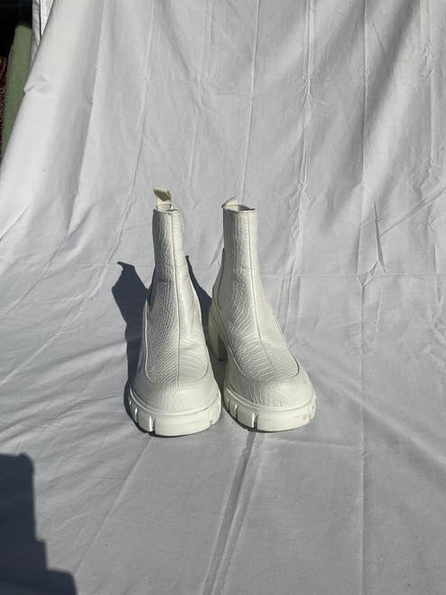 Used Pierre Dumas Ankle Boots 7 60045-S000715802 Vist Large View of Product Image Which is Used Pierre Dumas Ankle Boots 7