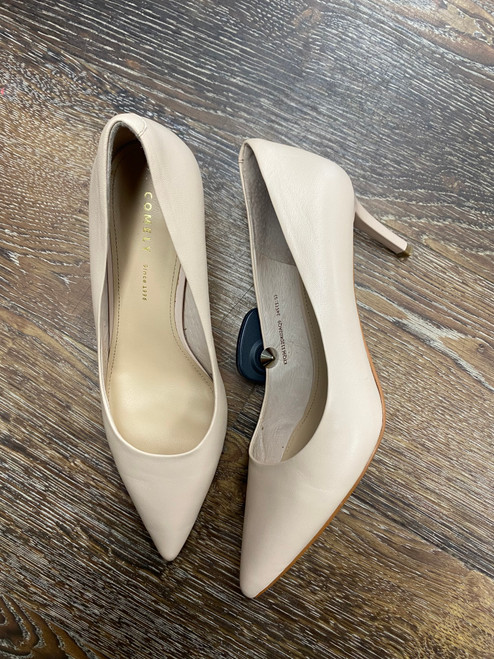 Vist Large View of Product Image Which is Used Comely Low Heels 9