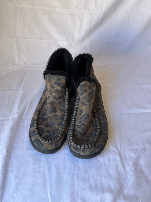 Vist Large View of Product Image Which is Used Hey Dude Casual Shoes 7