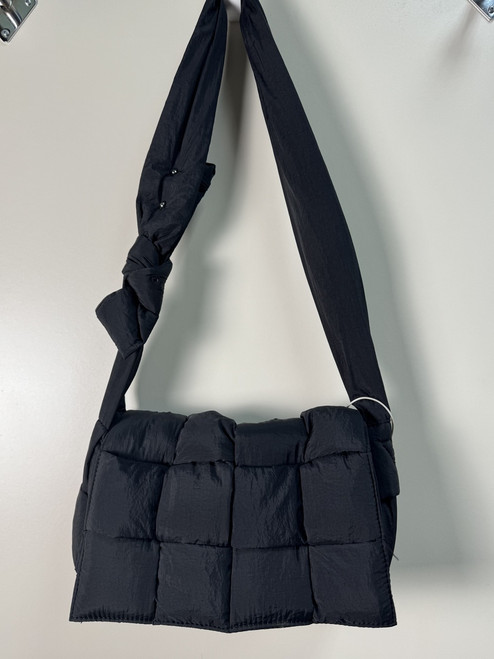 Vist Large View of Product Image Which is Used Unbranded Small Handbag