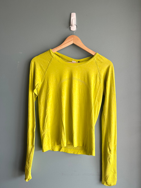 Vist Large View of Product Image Which is Used Lululemon Athletica Active Long Sleeve M-8/10 60039-S000697820