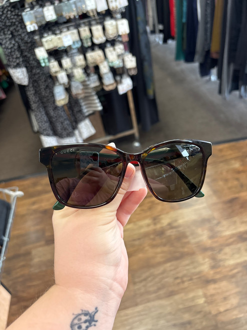 Vist Large View of Product Image Which is Used Gucci Sunglasses 60032-S000611156