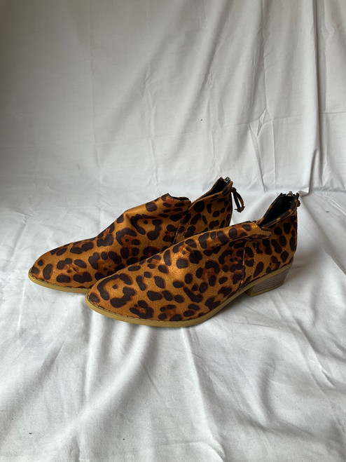 Used Unbranded Ankle Boots 8.5 60045-S000729818 Vist Large View of Product Image Which is Used Unbranded Ankle Boots 8.5