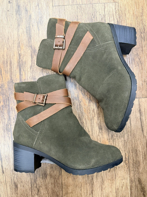 Vist Large View of Product Image Which is Used Skechers Ankle Boots 8