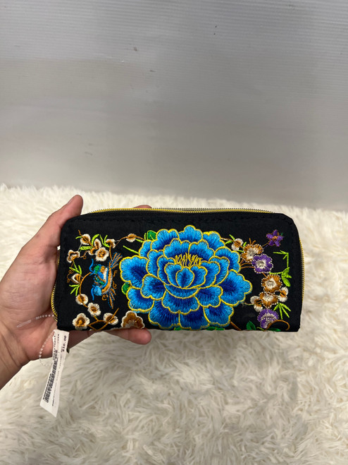 Vist Large View of Product Image Which is Used Unbranded Leather Wallet