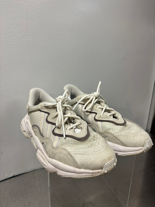 Vist Large View of Product Image Which is Used Adidas Casual Shoes 7.5