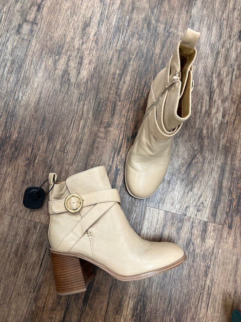 Used Crown Vintage Ankle Boots 9.5 60043-S000850303 Vist Large View of Product Image Which is Used Crown Vintage Ankle Boots 9.5