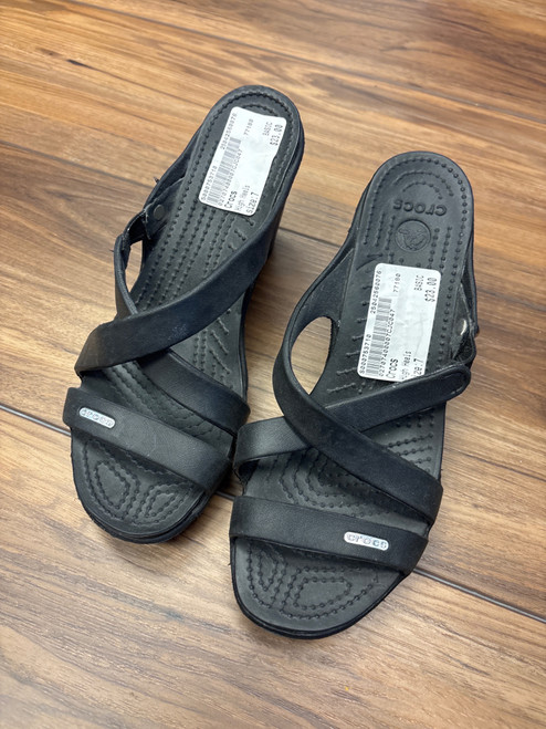 Vist Large View of Product Image Which is Used Crocs High Heels 7