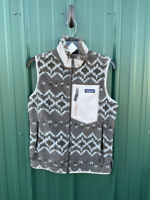 Vist Large View of Product Image Which is Used Patagonia Lightweight Vest S-4/6