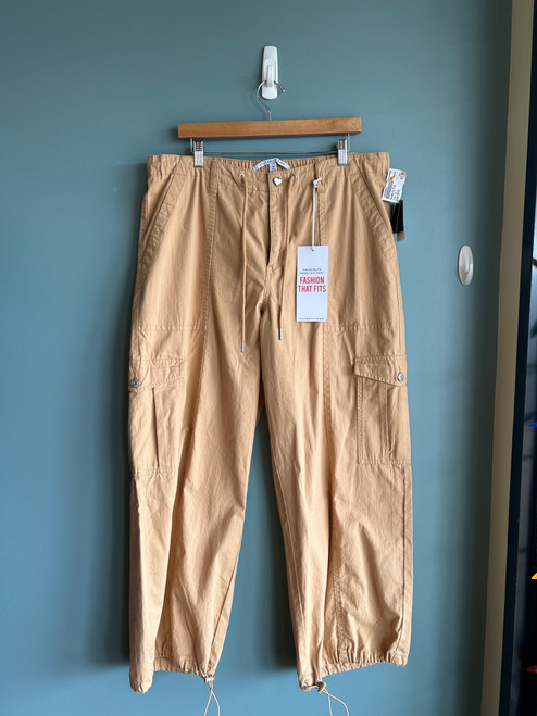 Vist Large View of Product Image Which is Used Celebrity Pink Casual Pant 20-35 60039-S000705692